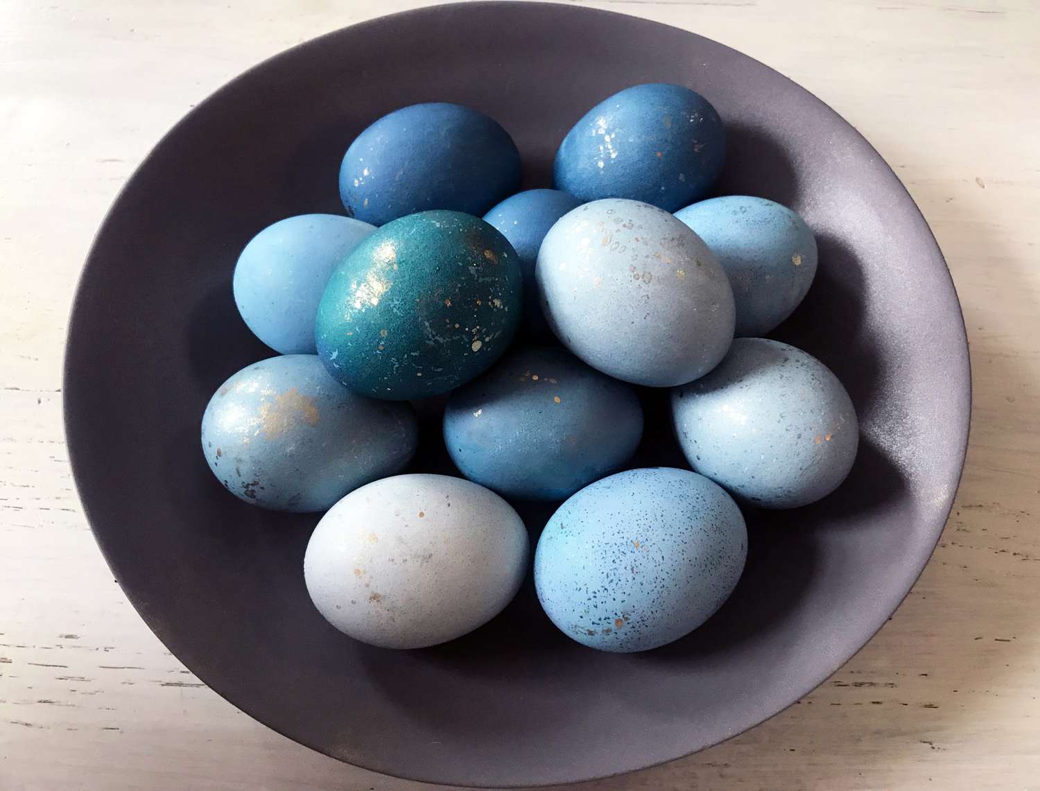 Make Pretty Robin’s Eggs With a Simple Cabbage Dye